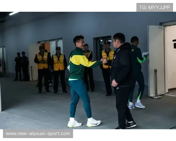 大连英博林良铭禁区劲射破门——这场激动人心的比赛让人热血沸腾