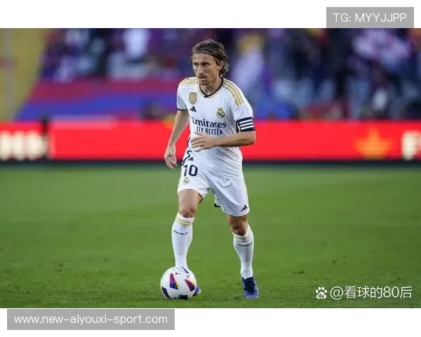 皇马客战前夕全队高强度合练，莫德里奇分球仍是艺术品