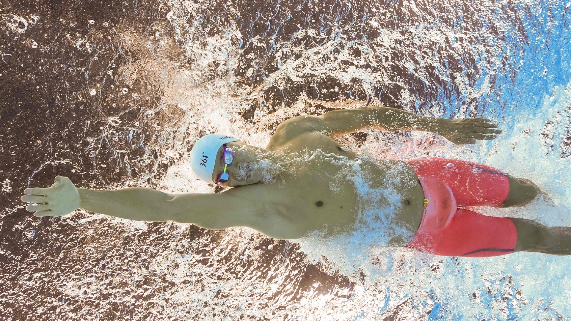 万乐天女子50米仰泳决赛夺冠有望，万乐天女子50米仰泳摘铜